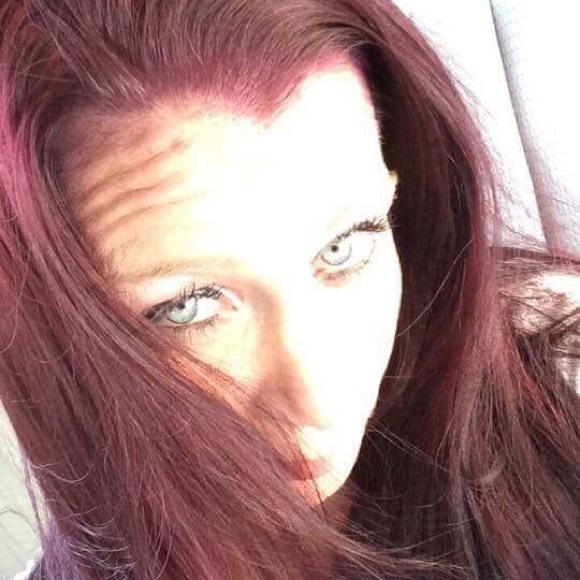 Meet your Posher, Ashlee - Picture 1 of 1